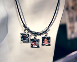 Memory Maker Halskette mit Fotos [Foto: Daniela Schmid]
