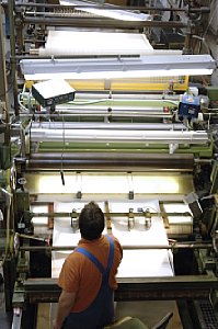 Fine Art Paper - Papierproduktion an der Rundsiebmaschine [Foto: Hahnemühle]