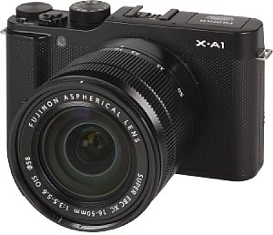 Fujifilm X-A1 mit XC 16-50 mm [Foto: MediaNord]