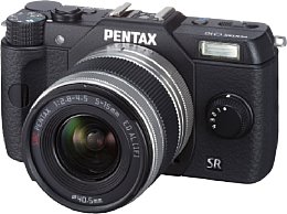 Pentax Q10 mit Q-Lens 5-15 mm F2.8-4.5 [Foto: Pentax]