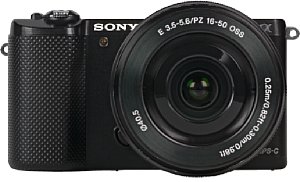 Sony Alpha 5000 mit 16-50 mm [Foto: MediaNord]