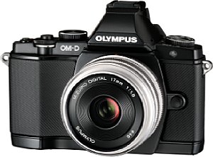 Olympus OM-D E-M5 mit 17 mm 1:1,8 [Foto: Olympus]
