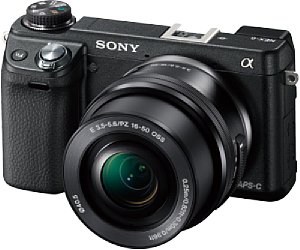 Sony NEX-6 mit SELP1650 [Foto: Sony]