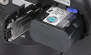 Sony Alpha 3000 Akkufach [Foto: MediaNord]