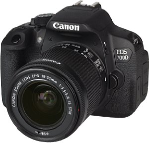 Canon EOS 700D mit EF-S 18-55 mm 3.5-5.6 IS STM [Foto: MediaNord]