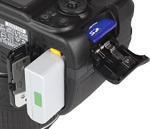 Nikon D3300 Speicherkartenfach und Akkufach [Foto: MediaNord]