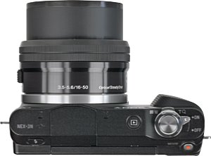 Sony NEX-3N mit E 16-50 mm (SEL-P1650) [Foto: MediaNord]