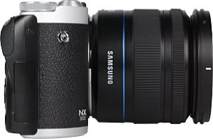 Samsung NX300 mit 18-55 mm III OIS  [Foto: MediaNord]
