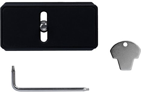 Bild Zum Lieferumfang der Rollei Schnellwechselplatte AirTag gehören ein Inbus-Schlüssel sowie ein "Schraubendreher" für die Fixierschraube. [Foto: Rollei]