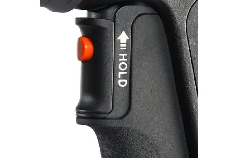 Bild Der große Arretierungshebel am "Pistolen"-Griff des GH-300T erlaubt eine unkomplizierte Sperre des Auslösers bei Langzeitbelichtungen. [Foto: Vanguard]