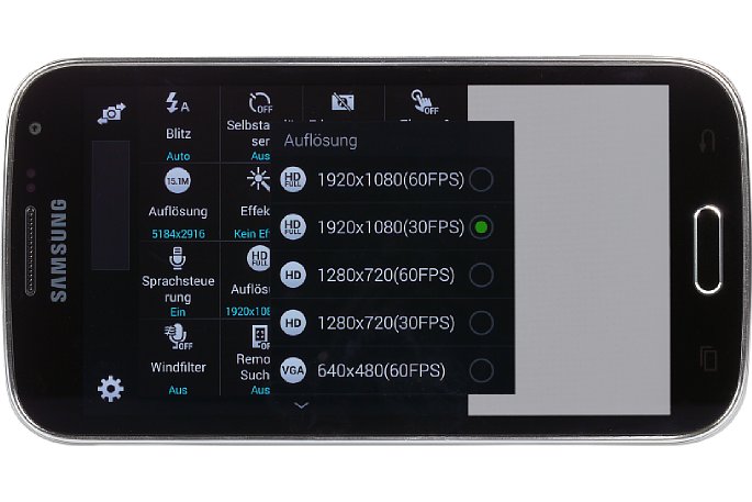 Bild Das Samsung Galaxy K Zoom bietet einen großen, brillanten und vor allem berührungsempfindlichen Bildschirm, über den sich die Kamera gut bedienen lässt. [Foto: MediaNord]