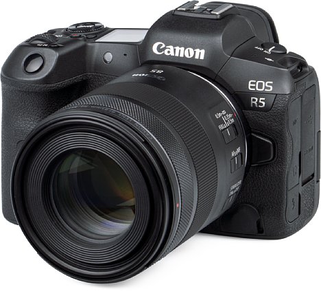Bild Das Canon RF 85 mm F2 Macro IS STM ist minimal lichtschwächer als klassische Porträtobjektive, besitzt aber dennoch eine 3,9 Zentimeter große Frontlinse und ein 67 Millimeter großes Filtergewinde. [Foto: MediaNord]