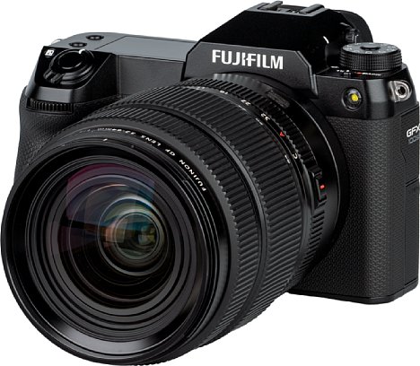 Bild Fujifilm GFX100S II mit GF 32-64 mm F4 R LM WR. [Foto: MediaNord]