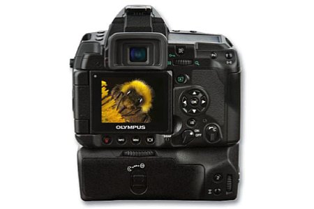 Olympus E-3 Kit mit Power Grip HLD-4 – Produktbundle auf