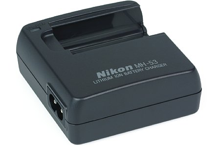 Ladegerät Nikon MH-53 [Foto: MediaNord]