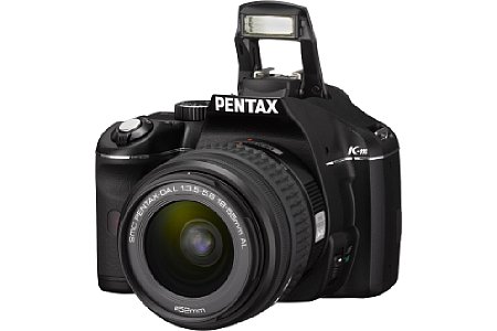 Pentax K-m mit DAL1855 [Foto: Pentax]