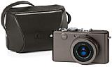 Leica D-LUX 4 Titan Sonderedition mit Ledertasche [Foto: Leica]