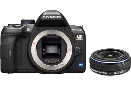 Olympus E-620 mit 25mm Pancake Objektiv [Foto: Olympus]