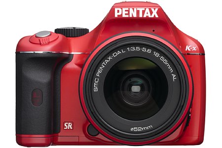 Pentax K-x mit DA-L 18-55 [Foto: Pentax]