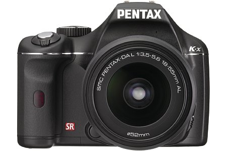 Pentax K-x mit DA-L 18-55 [Foto: Pentax]