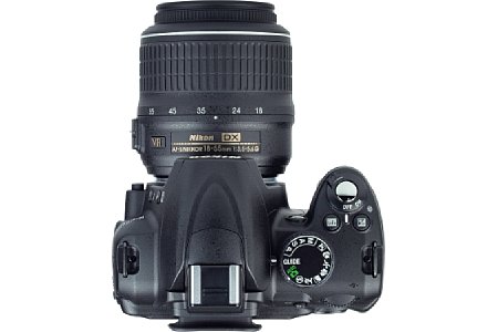 Nikon D3000 mit 18-55 VR – Produktbundle auf digitalkamera.de