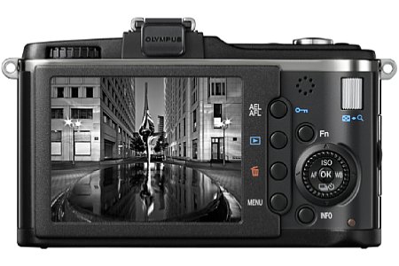 Olympus Pen E-P2 mit ZUIKO DIGITAL 17 mm 1:2.8 [Foto: Olympus]