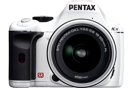 Pentax K-x mit DA-L 18-55 [Foto: Pentax]