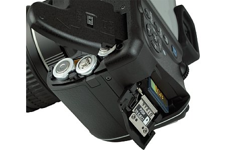 Pentax K-x mit SMC Pentax-DA L 1:3.5-5.6 18-55 mm AL [Foto: MediaNord]