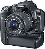 Canon EOS 300D mit Batteriegriff und schwarzem Gehäuse [Foto: Canon] [Foto: Foto: Canon]