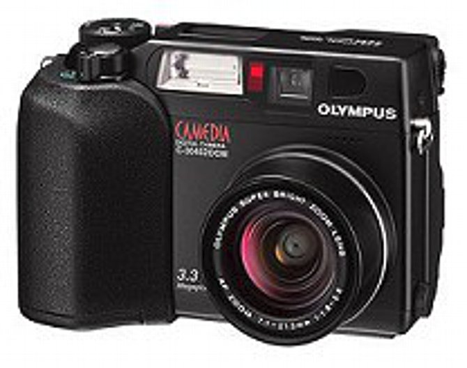 Hochlichtstarke Zooms für die neue Olympus C3040 und C2040 Zoom