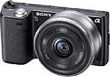 Sony NEX-5AB Kit mit SEL 16 mm F2.8 Objektiv [Foto: Sony]