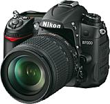 Nikon D7000 mit AF-S Nikkor 18-105 mm [Foto: Nikon]