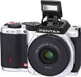 Pentax K-01 mit smc DA 40 mm 2.8 XS [Foto: Pentax]