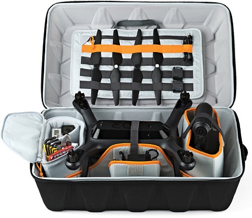 Lowepro DroneGuard CS 400 mit 3DR Solo Drone. Bei diesem Modell müssen die Propeller für den Transport abgenommen werden. [Foto: Lowepro]