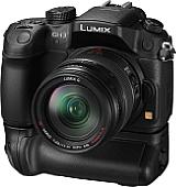 Panasonic Lumix DMC-GH3 mit Batteriegriff [Foto: Panasonic]