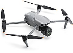 DJI Air 3S - Entfaltet mit Propellern und eingesetztem Akku. [DJI]