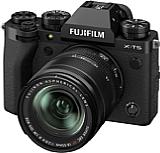 Das robuste, spritzwassergeschützte Gehäuse der Fujifilm X-T5 ist 5 mm schmaler, 2 mm niedriger und 50 Gramm leichter als das der X-T4. [Foto: Fujifilm]