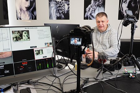 Ernst Ulrich Soja bei der Produktion des Schulungsvideo 'Panasonic Einsteigerschulung'. [Foto: MediaNord]