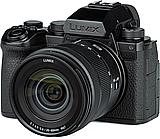 Panasonic Lumix DC-S5IIX mit S 20-60 mm. [Foto: MediaNord]