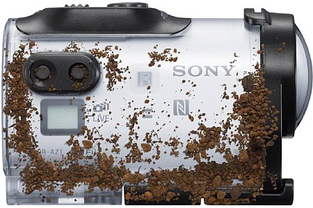 Auf der andere Seite der Sony HDR-AZ1 befindet sich nur die Klappe für das Akku-Fach. [Foto: Sony]