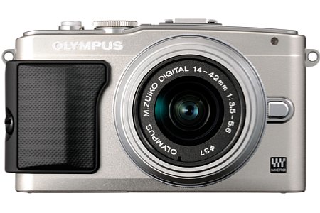 Olympus Pen E-PL5 mit 14-42 mm F3.5-5.6 II R (EZ-M1442-II R) [Foto: Olympus]