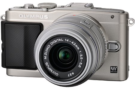 Olympus Pen E-PL5 mit 14-42 mm F3.5-5.6 II R (EZ-M1442-II R) [Foto: Olympus]