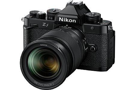 Nikon Z f mit Z 24-70 mm F4 S. [Foto: Nikon]