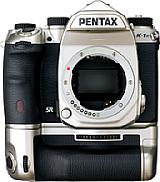 Pentax K-1 Mark II Silver Edition mit Batteriegriff. [Foto: Pentax]