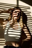 Experimentiert mit Vorhängen oder Jalousien und spielt so mit Schatten. [Foto: Nikon]