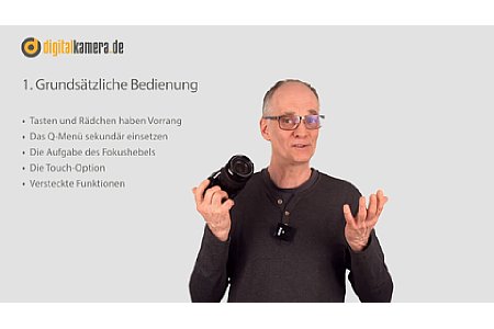 Im zweiten Kapitel zeigt Michael Nagel den Umgang und die grundsätzliche Bedienung der Kamera. [Foto: MediaNord]