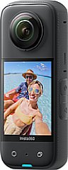 Die Insta360 X3 besitzt ein 2,3" großes Display und insgesamt vier Hardware-Tasten. [Insta360]