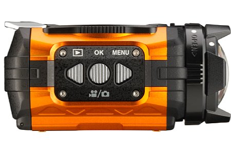 Die orangene Version der Ricoh WG-M1 sieht noch peppiger aus. Auffällig ist das Gerät in jedem Fall. [Foto: Ricoh]