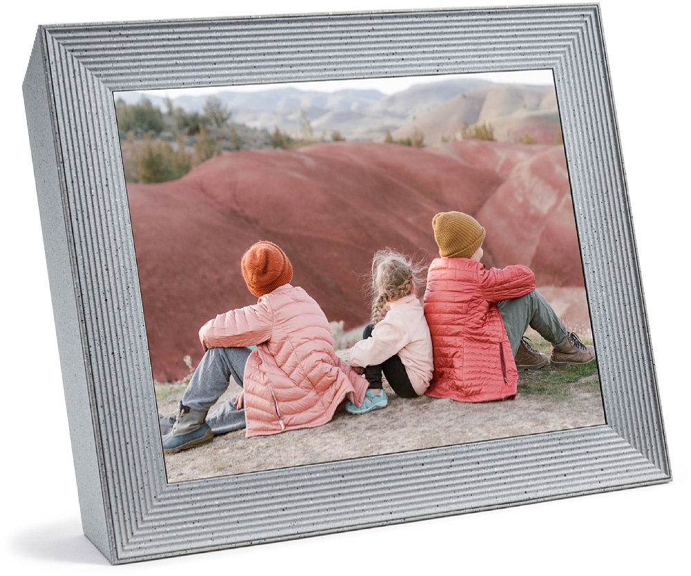 Aura Frames stellt drei Rahmen mit integrierten Lautsprechern vor