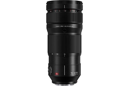 Panasonic Lumix S Pro 70-200mm F2.8 mit Stativschelle. [Foto: Panasonic]